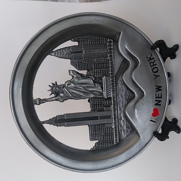 New York Souvenir Decorative Metal Plate - Picture 14 of 15